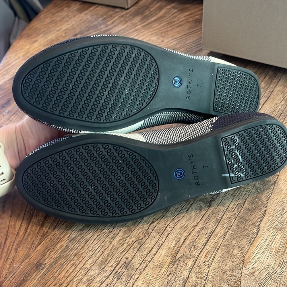 Brand New Rothy’s Round Toe - Picture 2 of 4